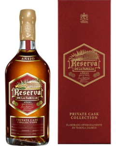 Jose Cuervo Reserva De La Familia Añejo Private Cask Collection (if the shipping method is UPS or FedEx, it will be sent without box)